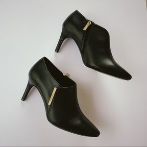NEW Sleek Calvin Klein Black Jeanna Bootie